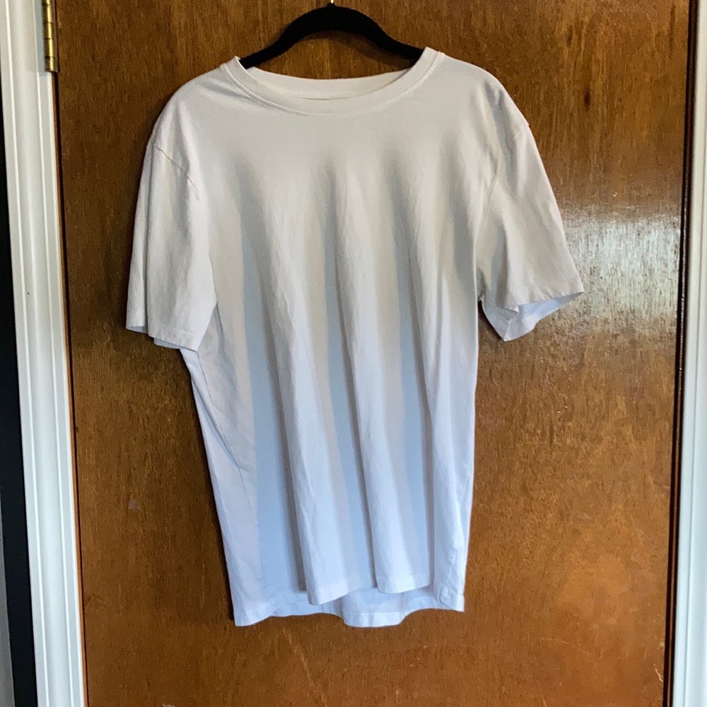 White tee